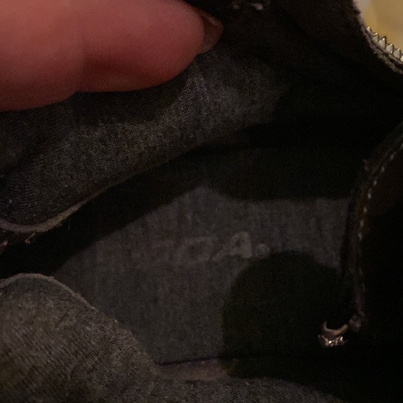 Pre-Owned Women’s Gray High Top Shoes by SODA. Size 7. - Picture 8 of 9